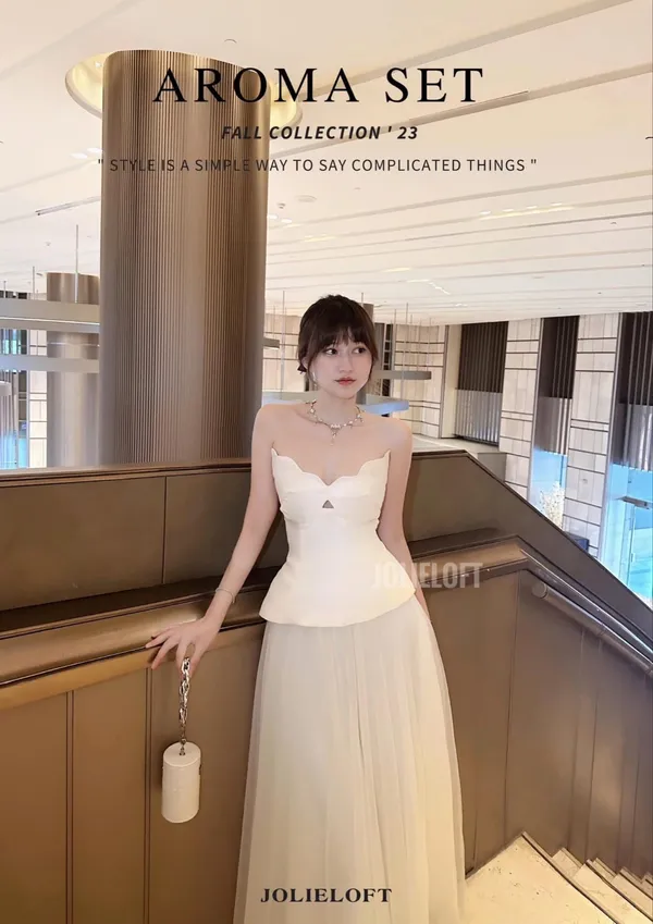 Pass set đầm Aroma Jolie Loft trắng dáng cúp ngực peplum