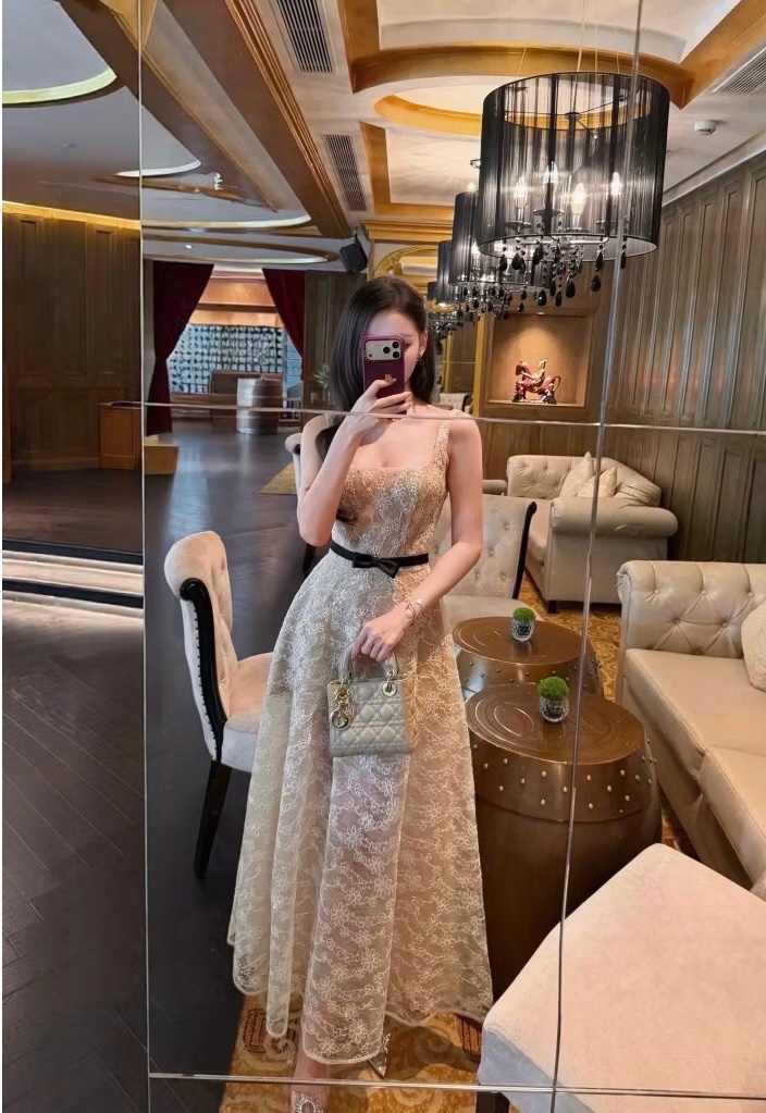 Thanh lý Pass đầm dài hai dây phối ren cổ vuông màu kem ChouChou còn tag - ảnh 1