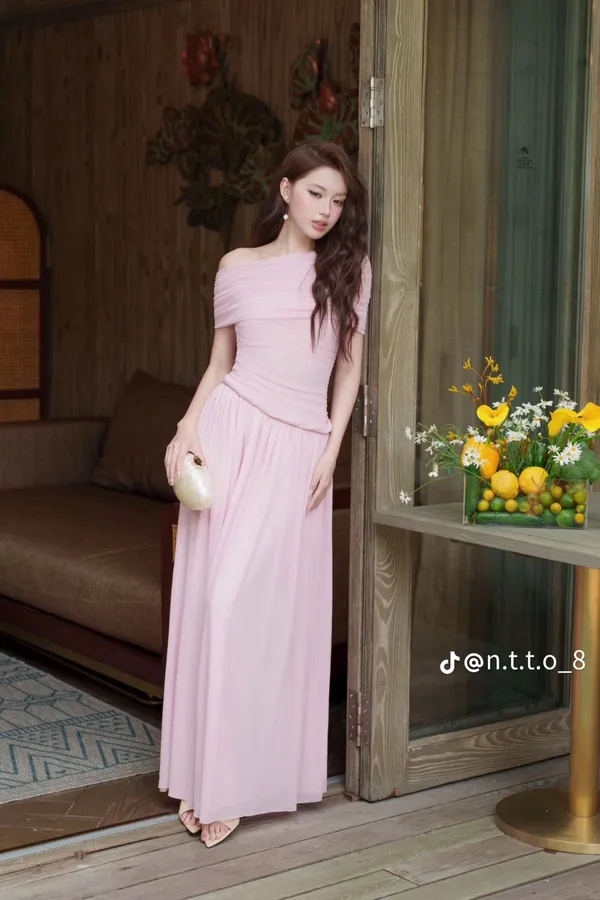Pass váy thun trễ vai dáng dài màu hồng pastel Obibi