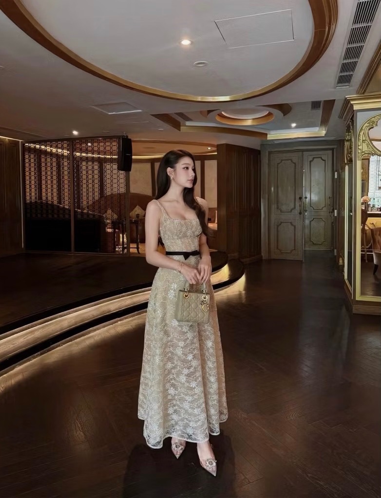 Thanh lý Pass đầm dài hai dây phối ren cổ vuông màu kem ChouChou còn tag - ảnh 2