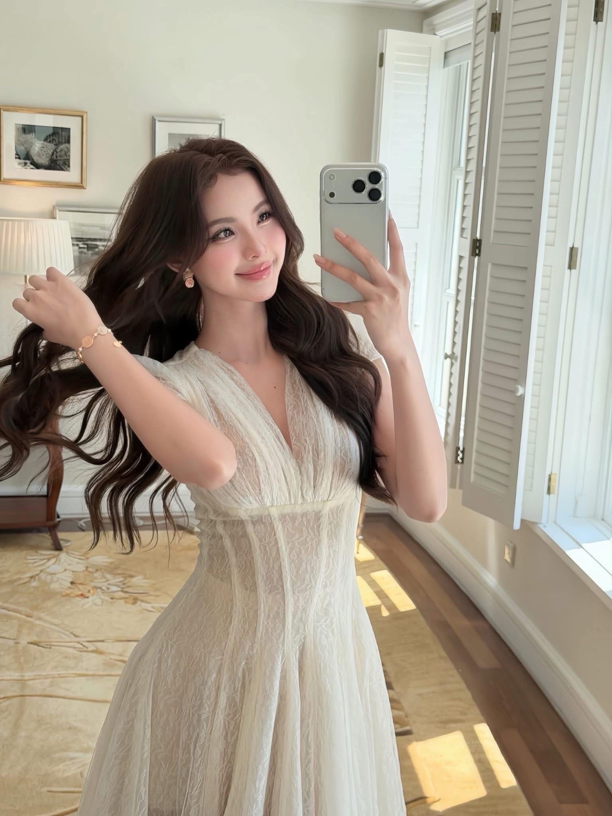 Thanh lý Pass đầm Sò Vinrage dáng xòe cổ chữ V màu kem Size M  - ảnh 3