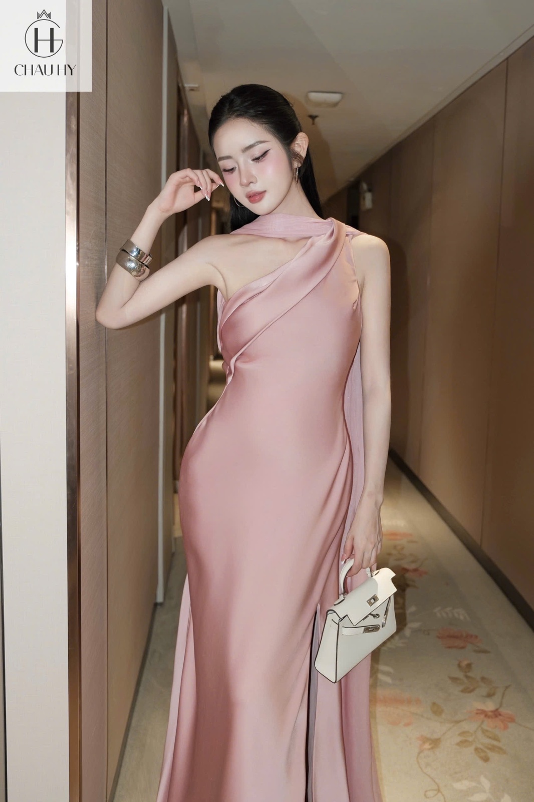 Thanh lý Pass váy lụa Châu Hy dáng dài lệch màu hồng - Size M - ảnh 3