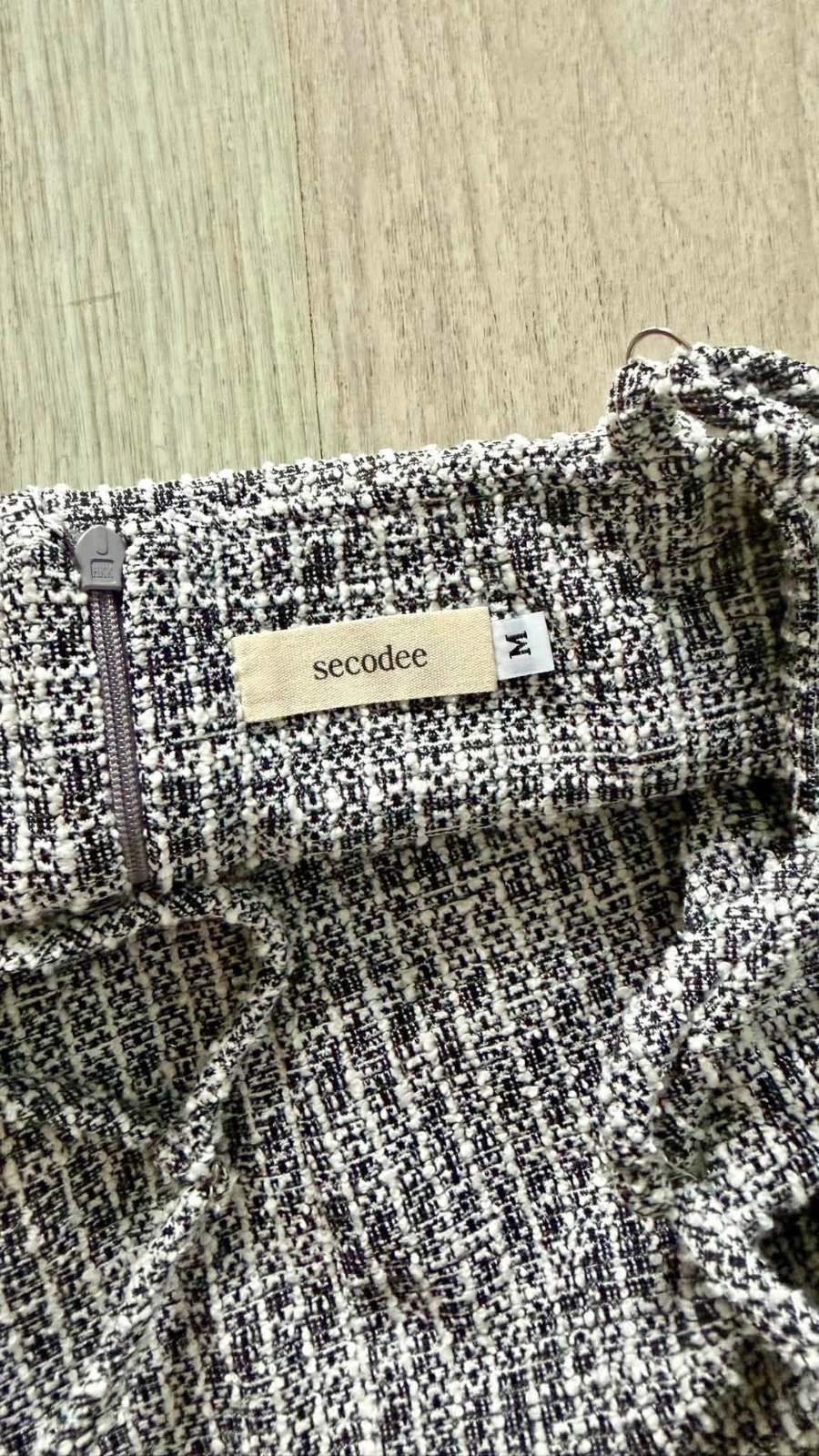 Thanh lý Pass jumpsuit Secodee size M, xám kẻ sọc phối nơ trắng xinh xắn - ảnh 2