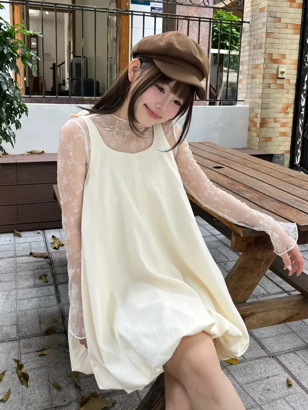 Pass set váy babydoll kem The C.I.U phối tay ren tiểu thư nhẹ nhàng