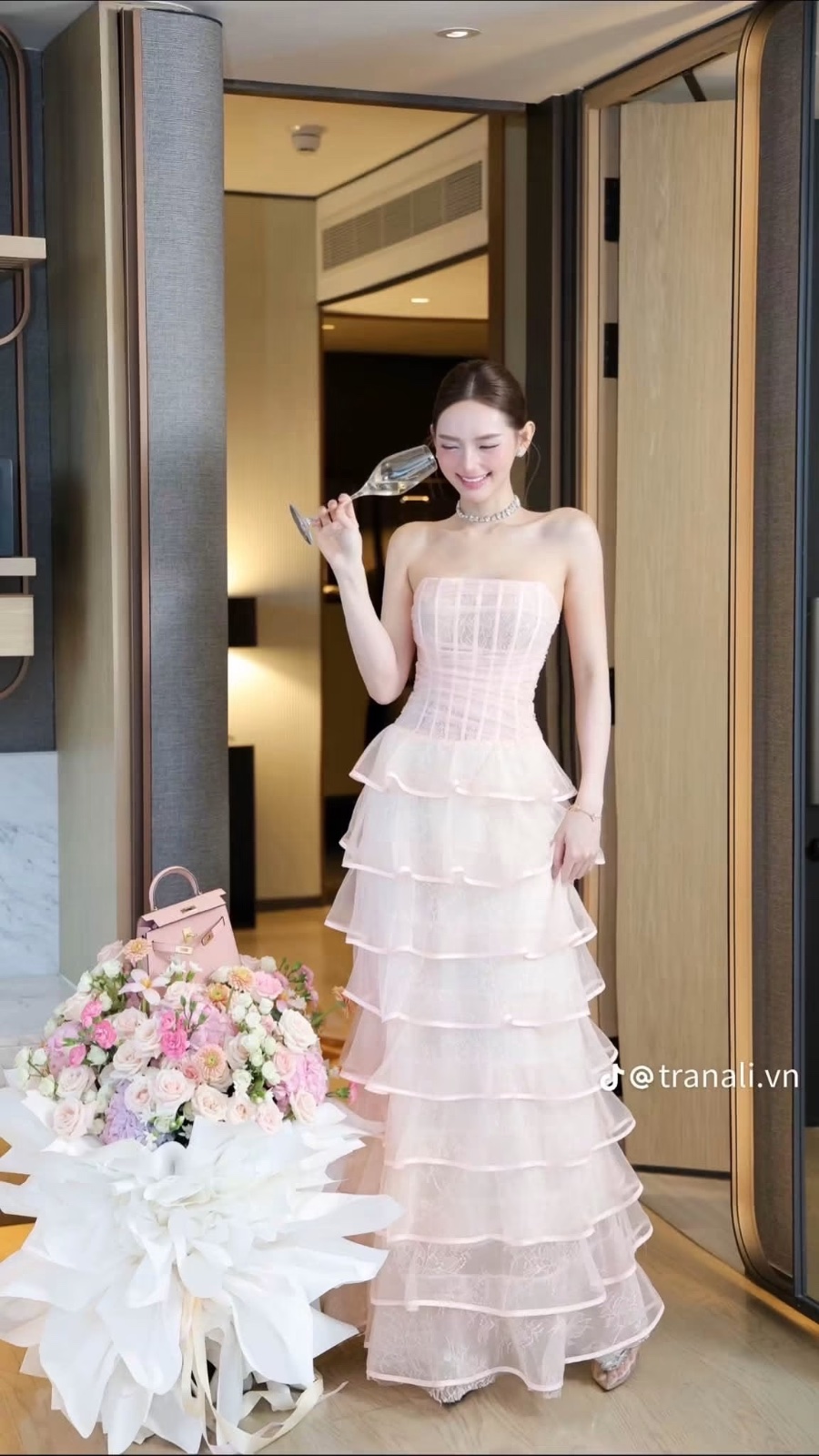 Thanh lý Pass đầm tầng màu hồng dáng dài cúp ngực Trân Ali - ảnh 1