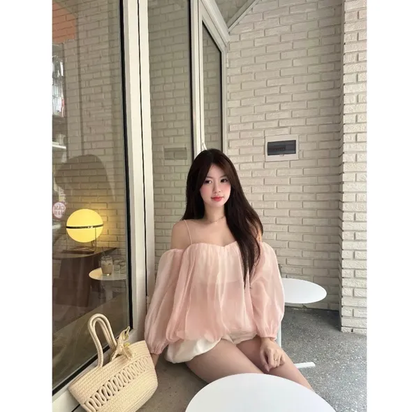 Pass áo goutdeju trễ vai tay bồng dáng babydoll màu hồng phấn size S