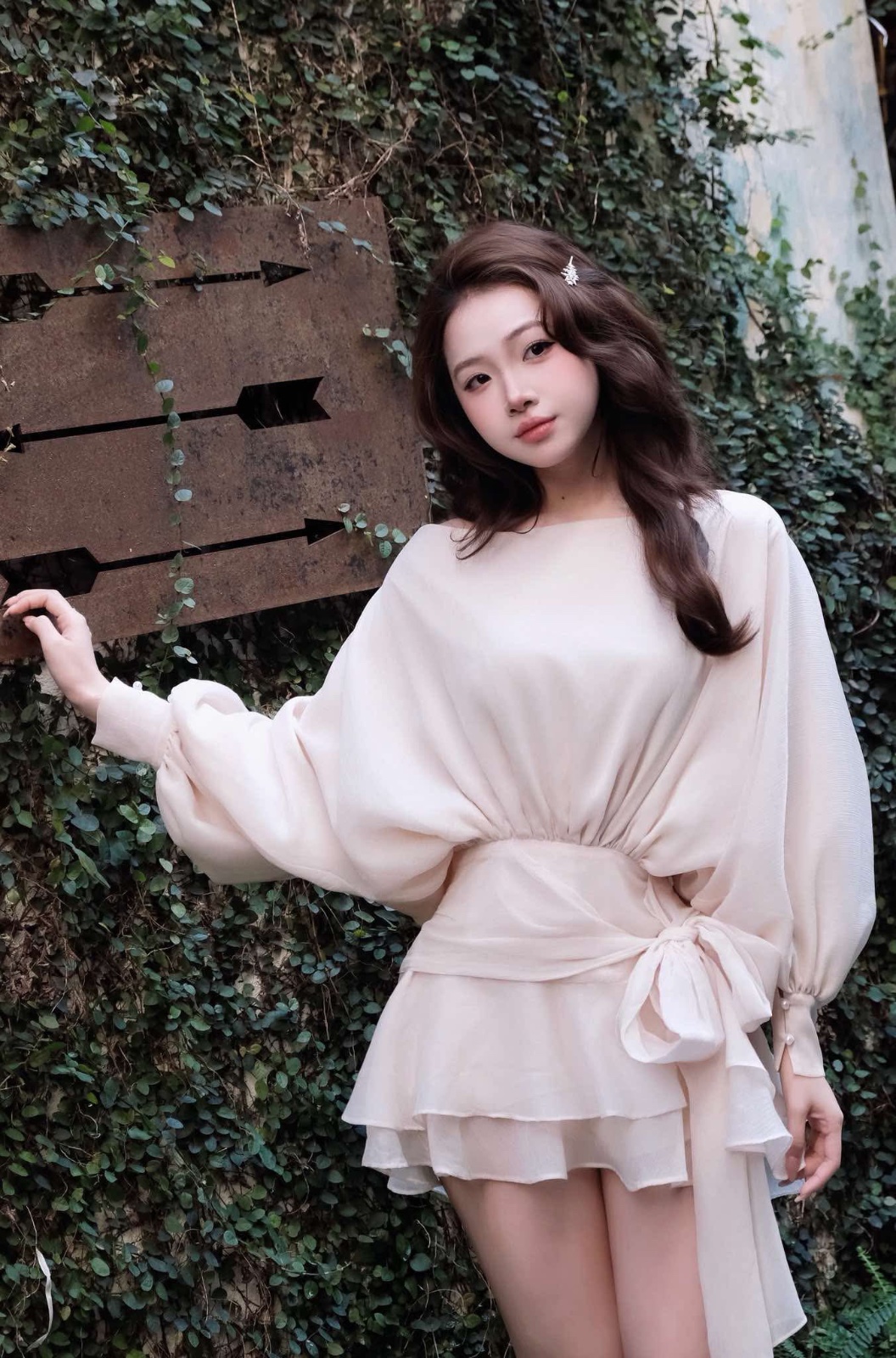Thanh lý Pass đầm dáng ngắn phối nơ eo màu kem kín đáo Size L - ảnh 2