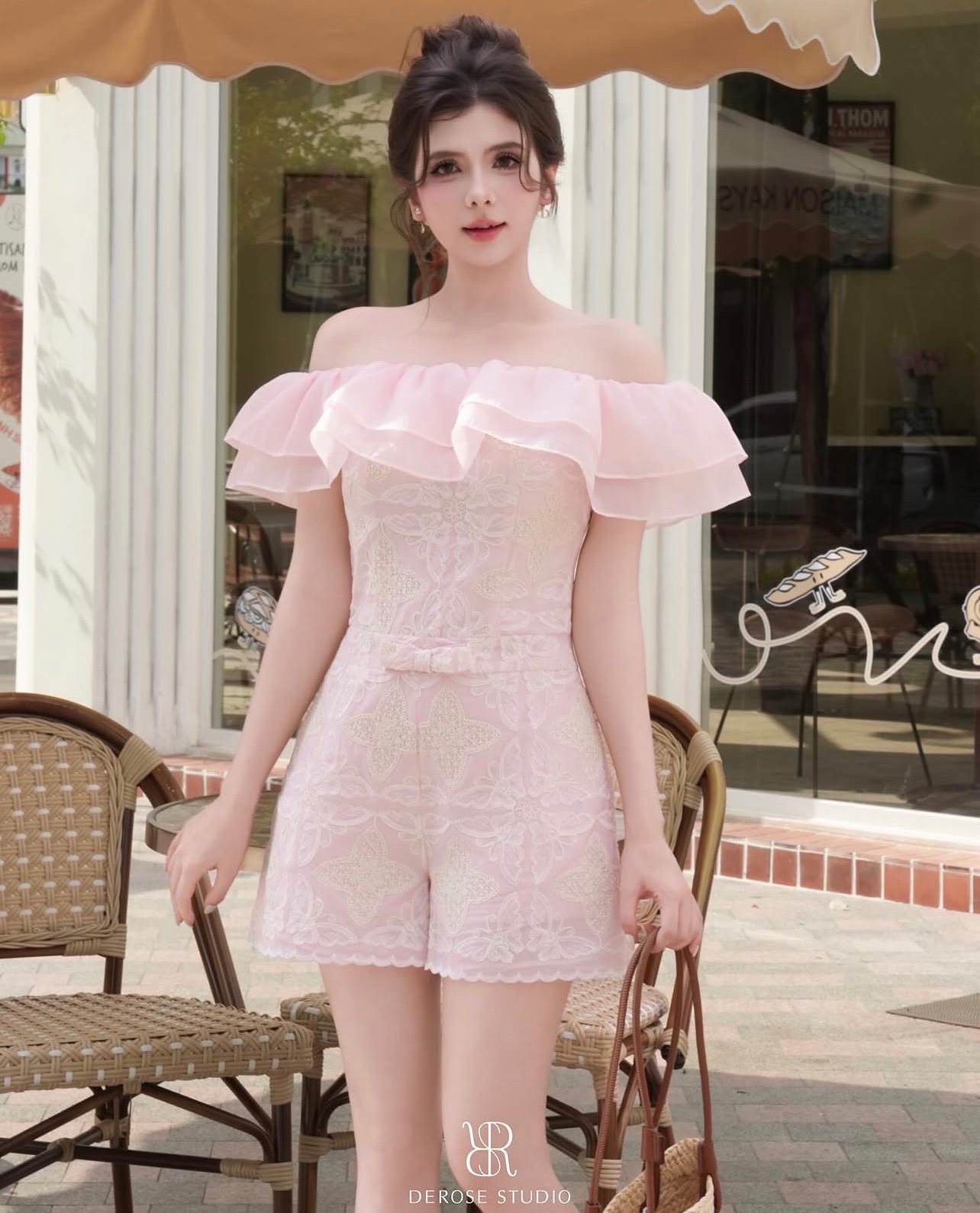 Thanh lý Pass jumpsuit brand DEROSE hồng pastel trễ vai phối bèo nhún tiểu thư Size S - ảnh 1