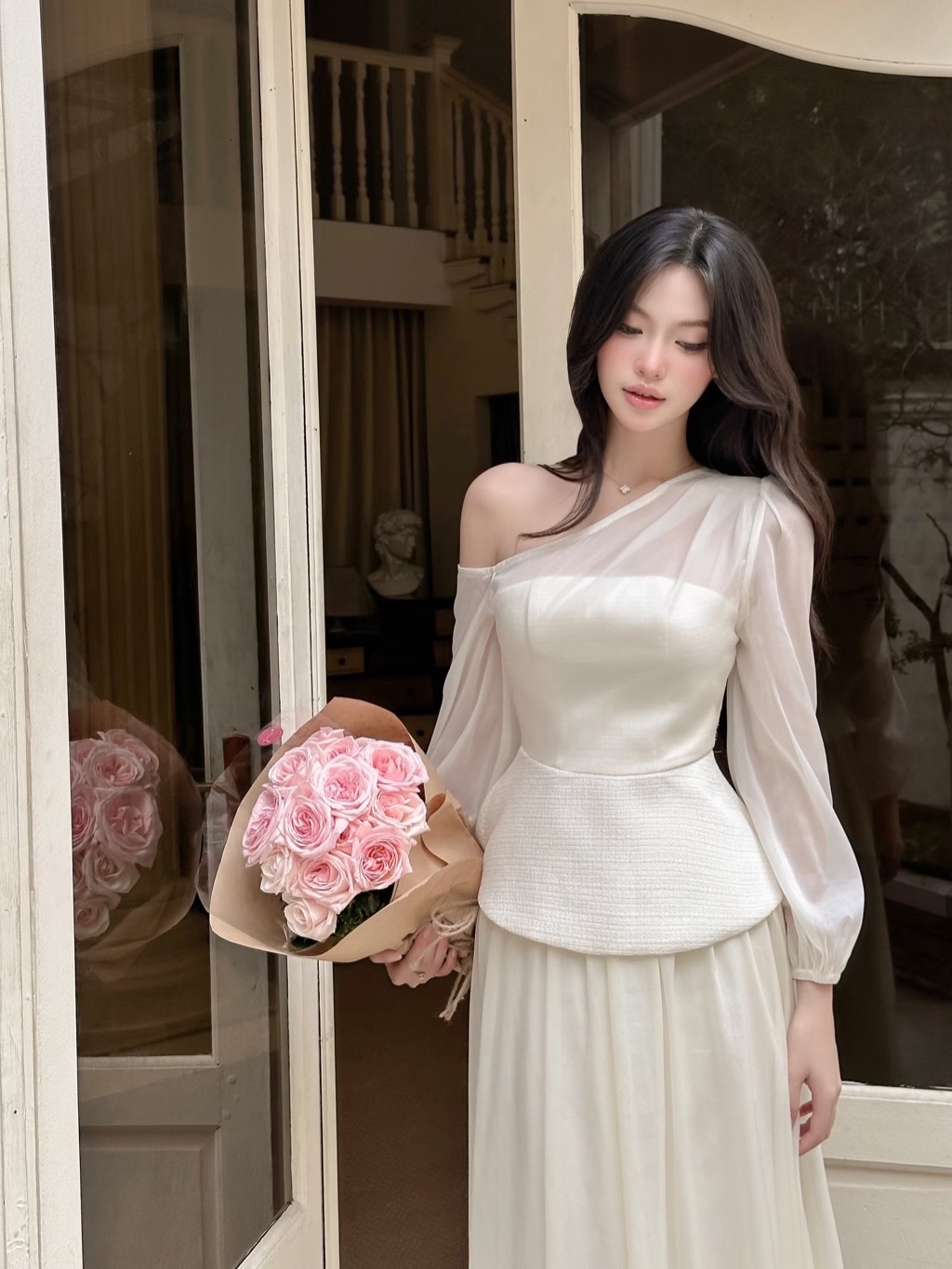 Thanh lý Pass set áo chéo vai phối chân váy tơ dài nhẹ nhàng màu trắng Elysnie - ảnh 3