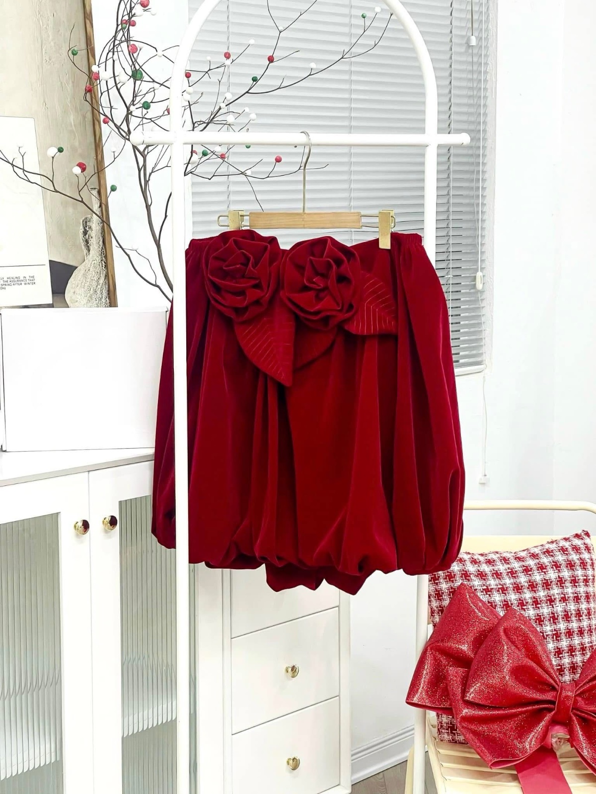 Thanh lý Pass áo babydoll trễ vai đỏ đô đính hoa ThuyVan Tran  - ảnh 2