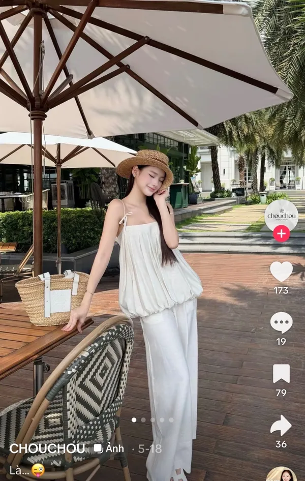 Pass set áo hai dây và quần suông trắng ChouChou 