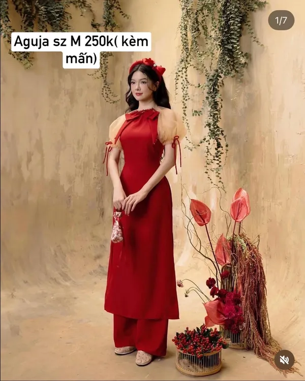 Pass set áo dài Aguja cách tân màu đỏ kèm mấn phối tay bồng