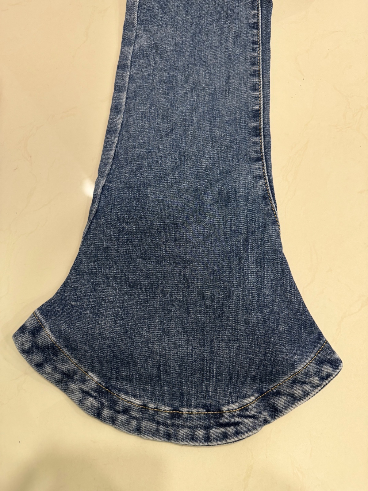 Thanh lý Pass quần jeans xanh wash cạp chéo điểm nhấn tag da cá tính - ảnh 4