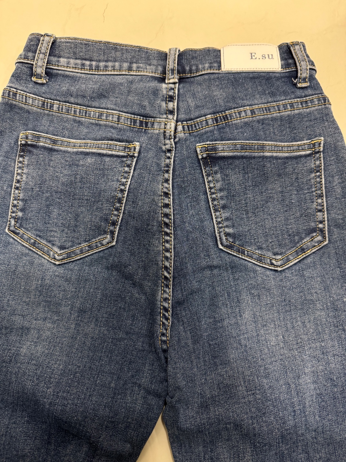 Thanh lý Pass quần jeans xanh wash cạp chéo điểm nhấn tag da cá tính - ảnh 6