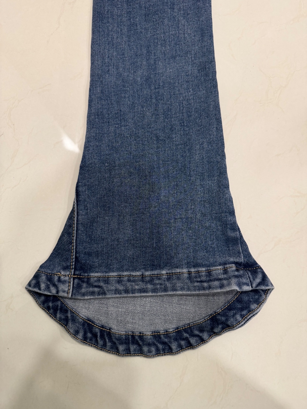 Thanh lý Pass quần jeans xanh wash cạp chéo điểm nhấn tag da cá tính - ảnh 5