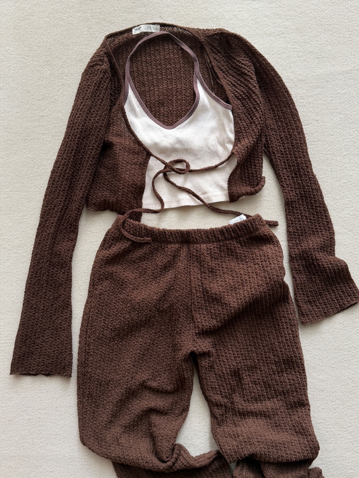 Thanh lý Pass set len nâu PULL&BEAR 3 món gồm áo khoác, yếm buộc dây và quần dài - ảnh 2