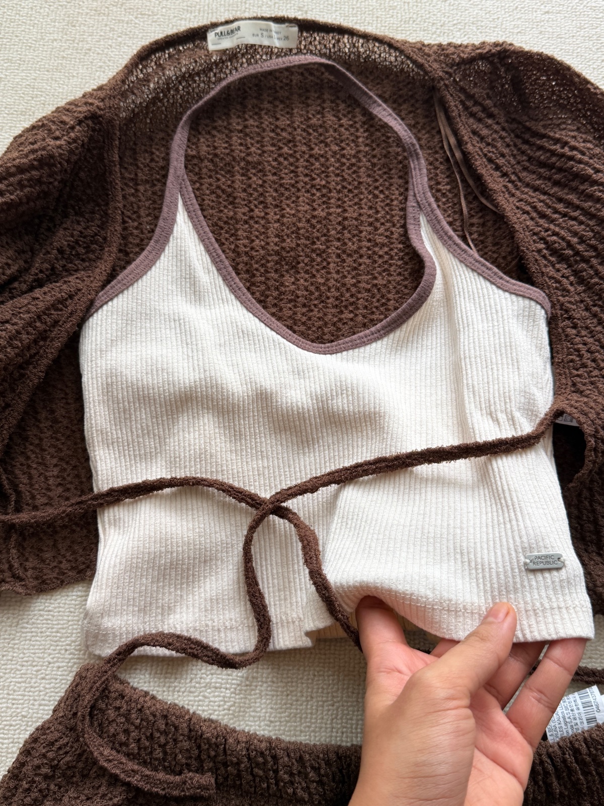 Thanh lý Pass set len nâu PULL&BEAR 3 món gồm áo khoác, yếm buộc dây và quần dài - ảnh 3
