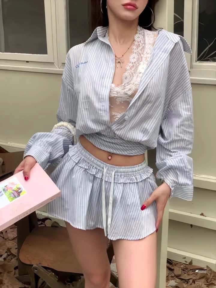 Thanh lý Pass set áo sơ mi croptop và chân váy kẻ sọc xanh Tibu Size S - ảnh 4