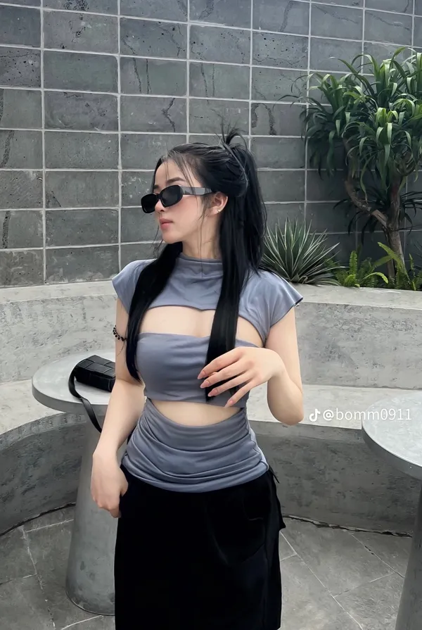 Pass Áo Thun Xám RELAGALA Ôm Body