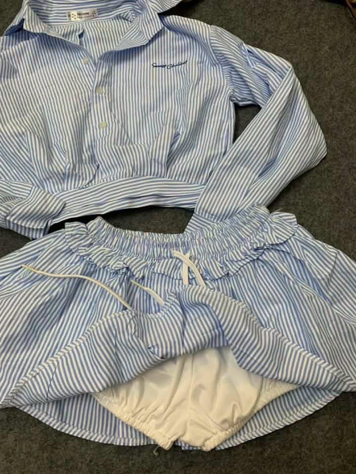Thanh lý Pass set áo sơ mi croptop và chân váy kẻ sọc xanh Tibu Size S - ảnh 2
