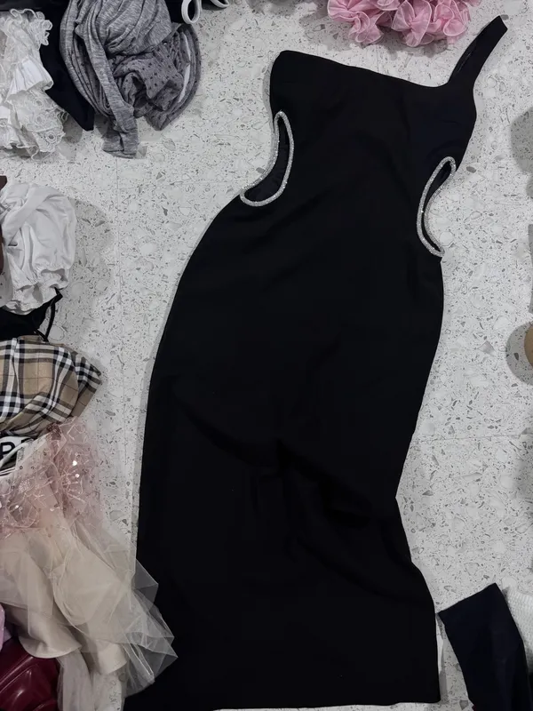 Pass Váy Zara Đen Authentic Lệch Vai Cut-out Đính Đá