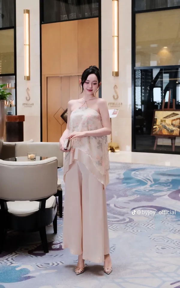 Pass set áo yếm Như Ý phối quần suông By Joy