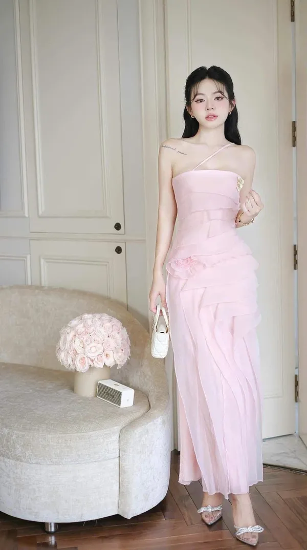 Pass váy maxi cúp ngực màu hồng pastel xếp ly điệu đà