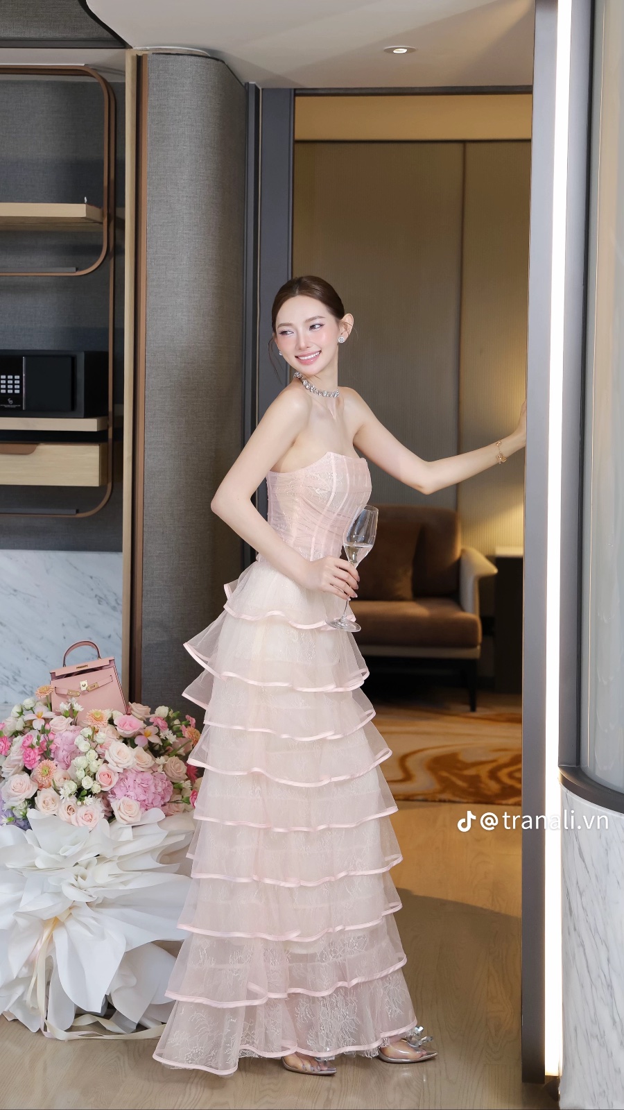 Thanh lý Pass đầm tầng màu hồng dáng dài cúp ngực Trân Ali - ảnh 2