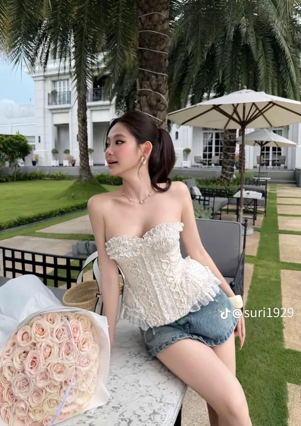 Pass áo cúp corset Thảo BiBi chấm bi phối ren