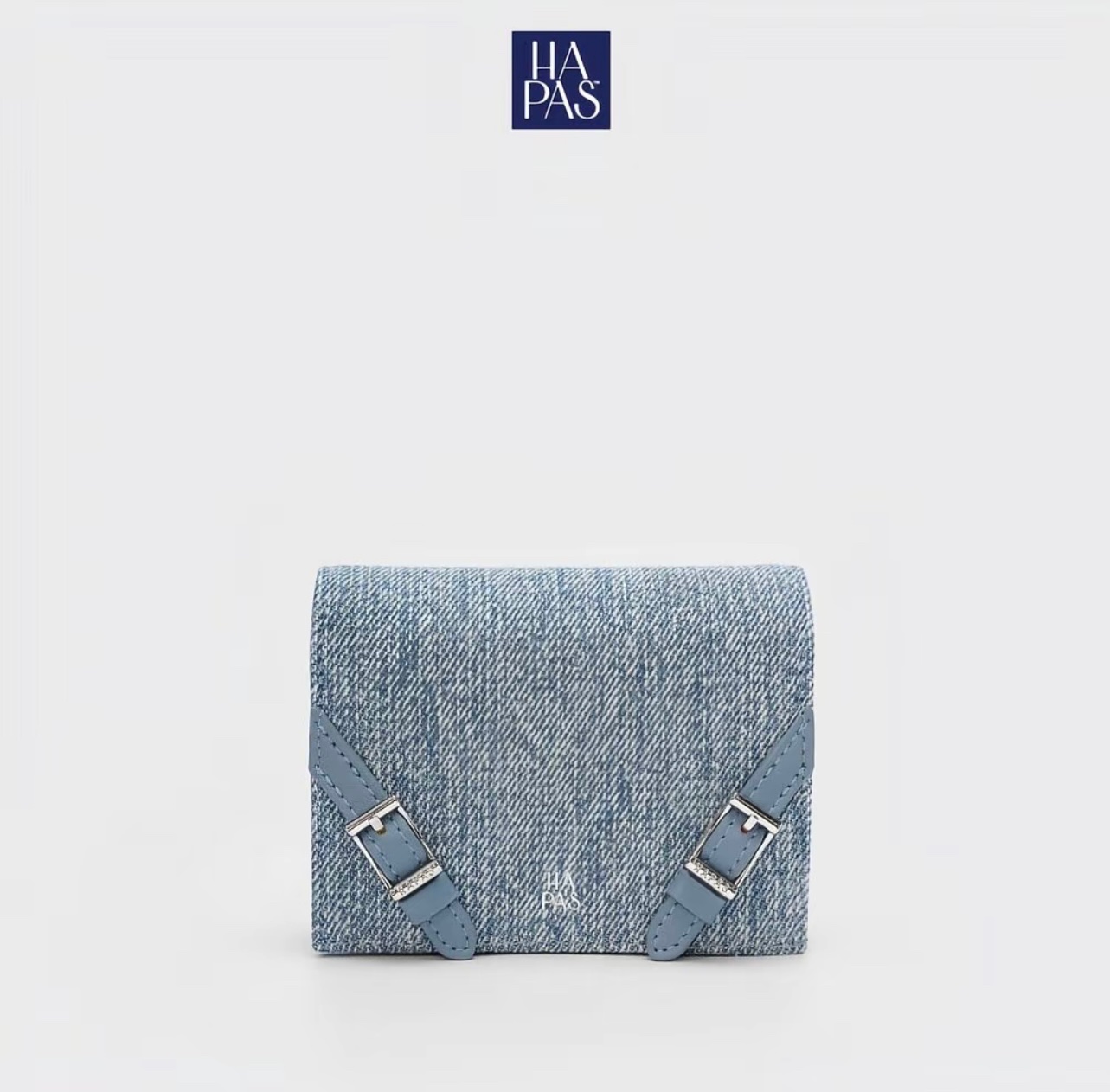 Thanh lý Pass ví Nancy hãng HAPAS denim xanh dương phối khóa cài - ảnh 1
