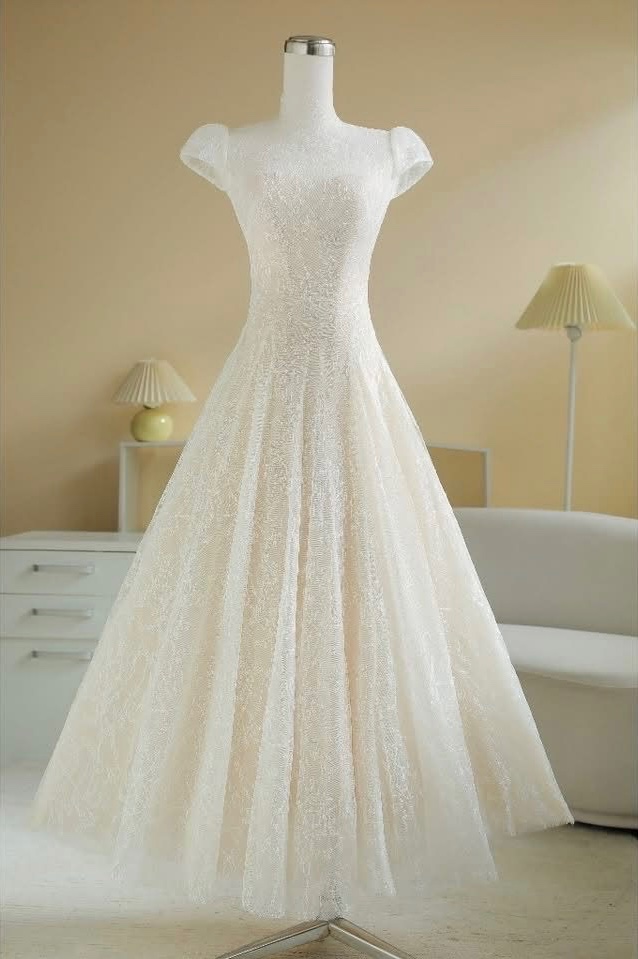 Thanh lý Pass váy Velia trắng hãng Sò Vintage (có kèm quần à bảo hộ) - ảnh 1