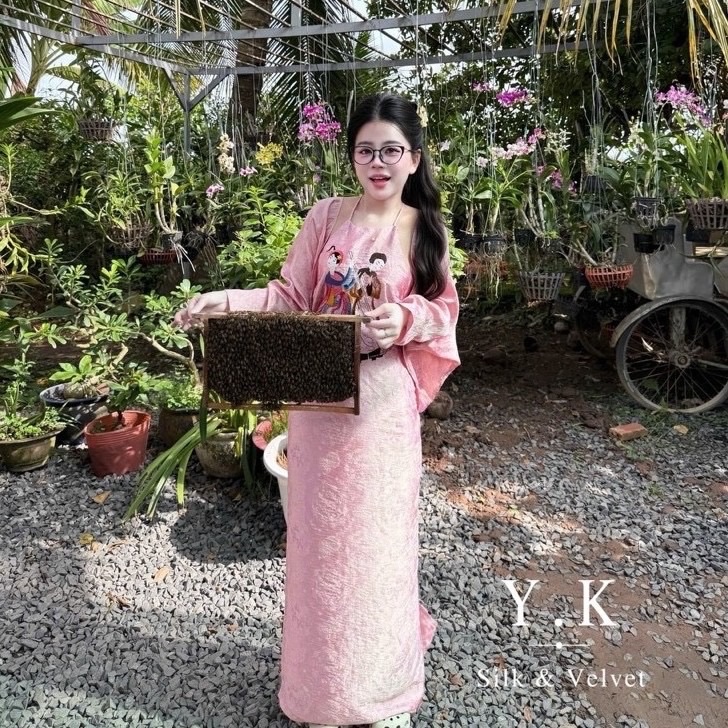 Thanh lý Pass set váy yếm lụa màu hồng Tô Châu có kèm khoác - ảnh 1 - Phương Anh boutique - ảnh 3