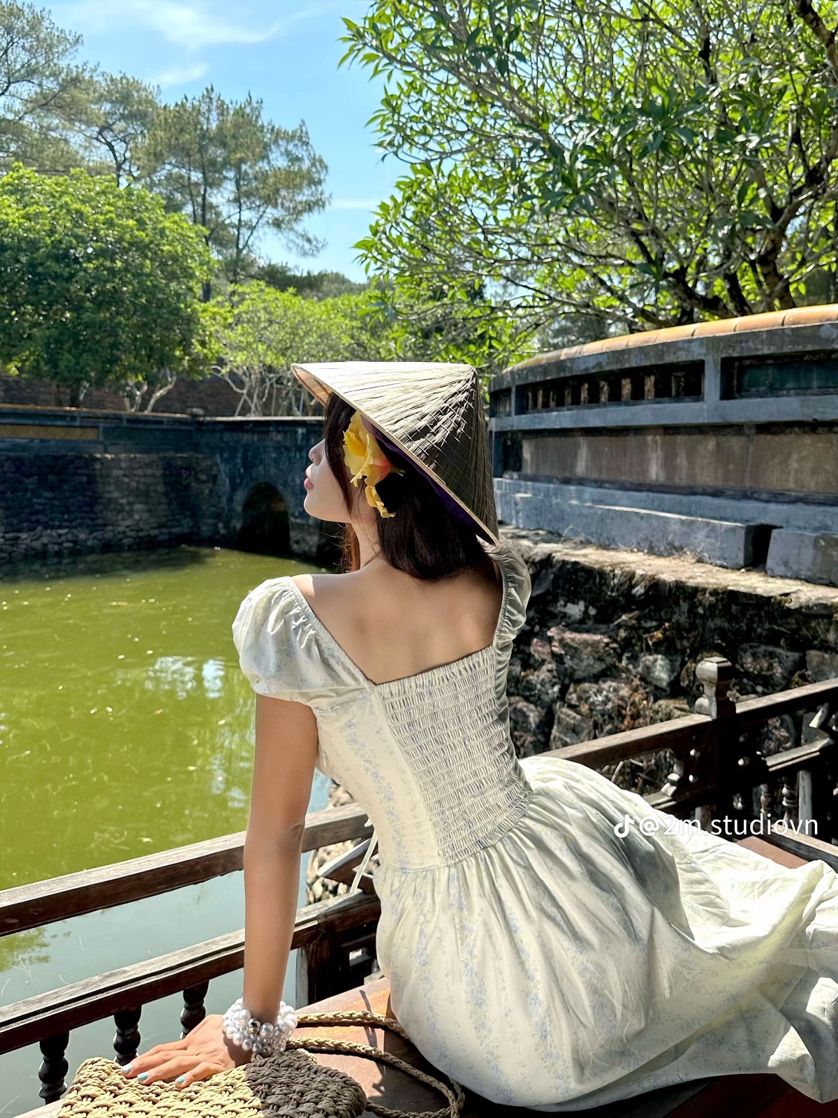 Thanh lý Pass váy trắng thư tay bồng cổ vuông xinh xắn - ảnh 2