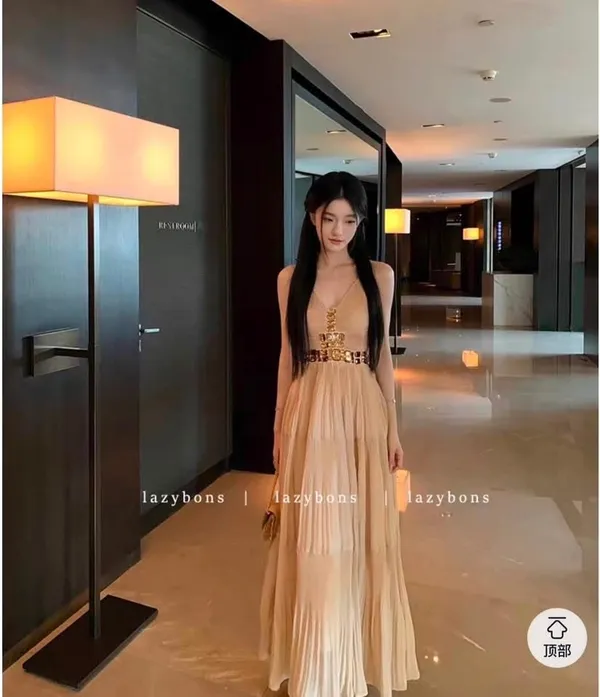 Pass váy Lazybons maxi xoè tone nâu nhẹ đính đá to