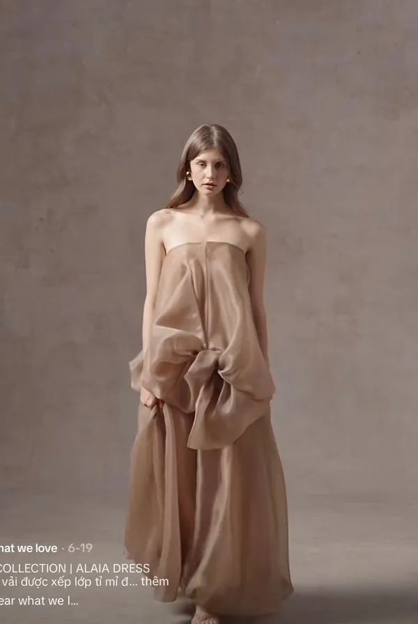 Pass Đầm Maxi Cúp Ngực Màu Nâu Hãng Wewear Dáng Xòe Bồng Bềnh