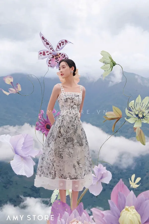 Pass váy midi Amy Store họa tiết hoa đen cổ điển