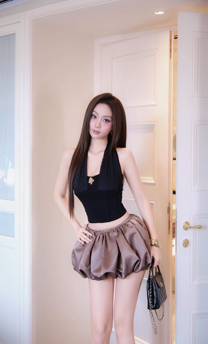 Thanh lý Pass chân váy nâu ngắn Thảo BiBi - ảnh 2