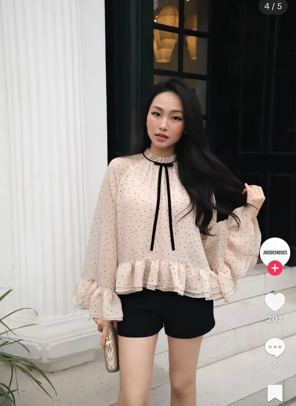 Pass áo Rosa top của Joie Des Roses màu kem thư phối nơ thanh lịch