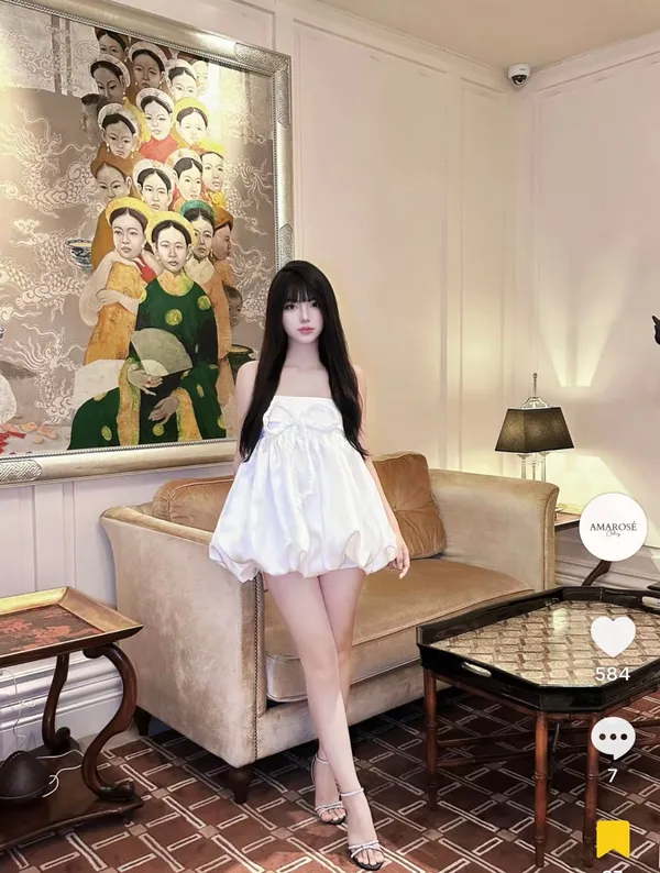 Pass áo cúp ngực babydoll trắng Amarose