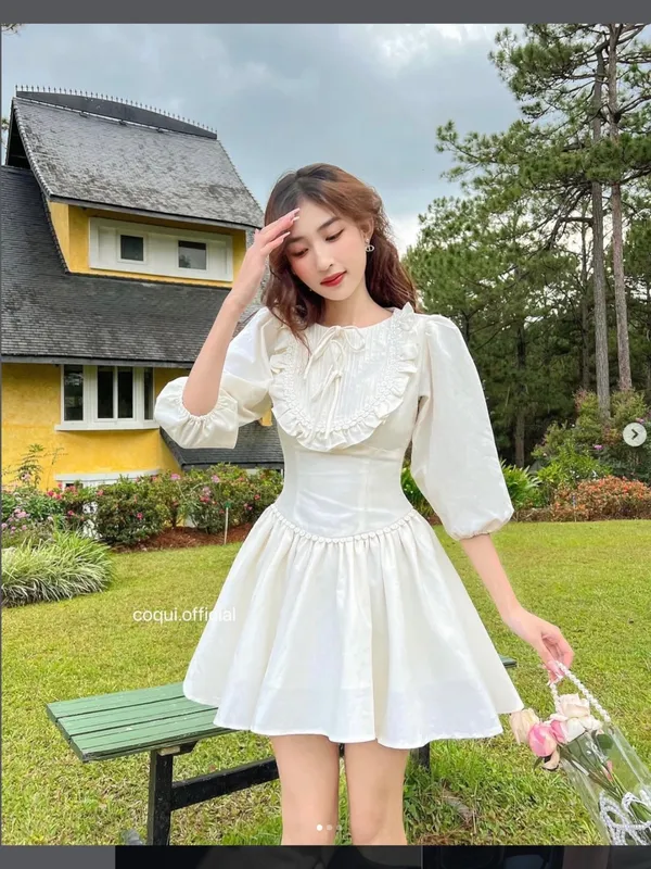 Pass váy ngắn COQUI ôm eo tay dài