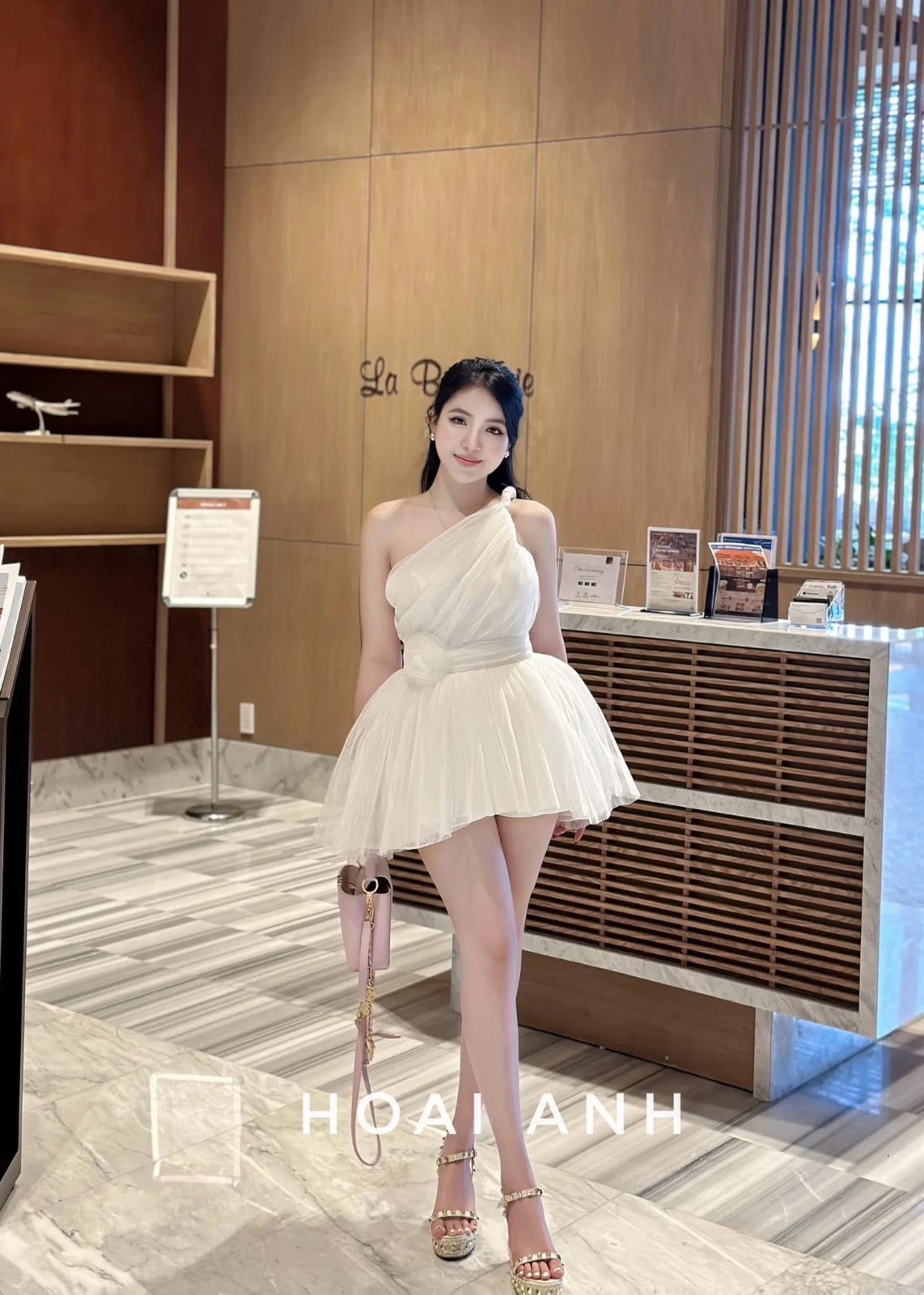Thanh lý Pass váy ngắn dáng xoè màu trắng Hoài Anh - ảnh 1